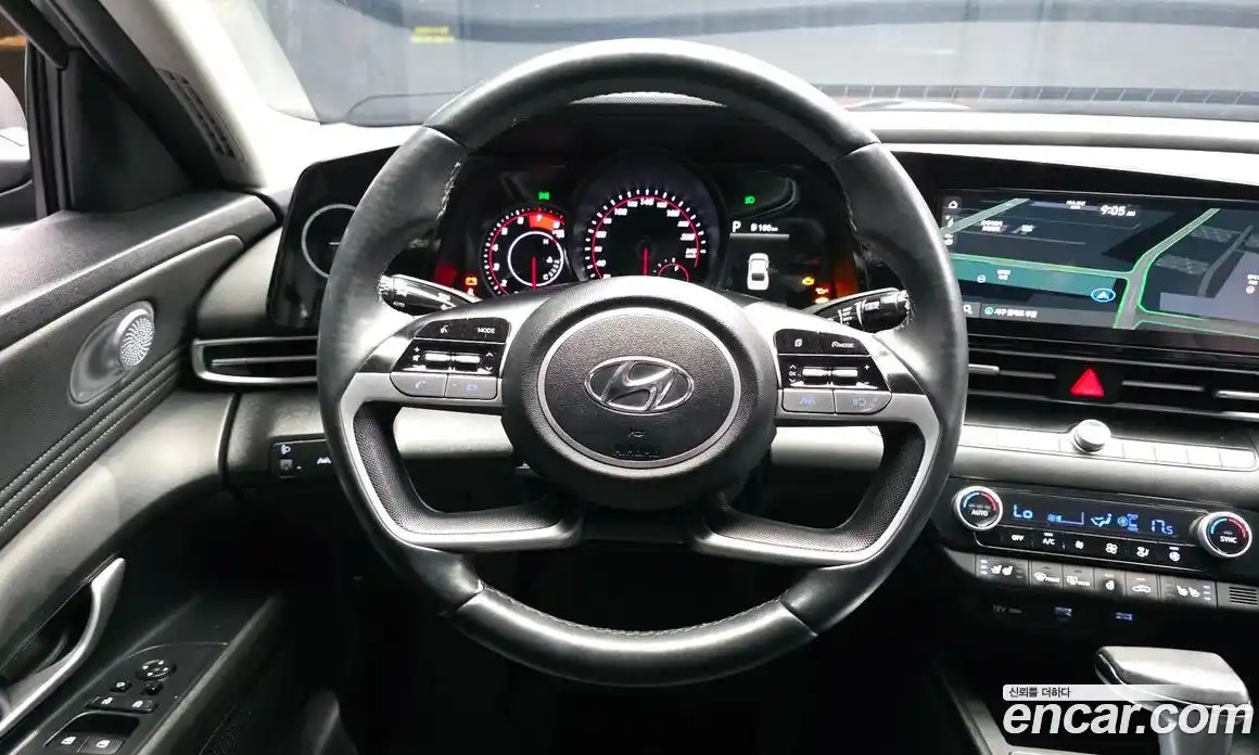 Hyundai Avante 2022 1.6 автомат (гидро), фото 13