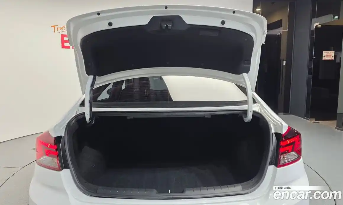 Hyundai Avante 2020 1.6 автомат (гидро), фото 20