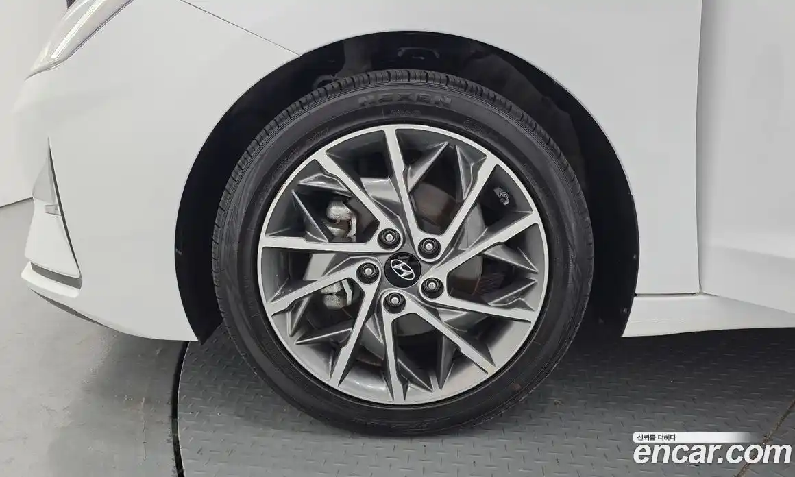 Hyundai Avante 2020 1.6 автомат (гидро), фото 5