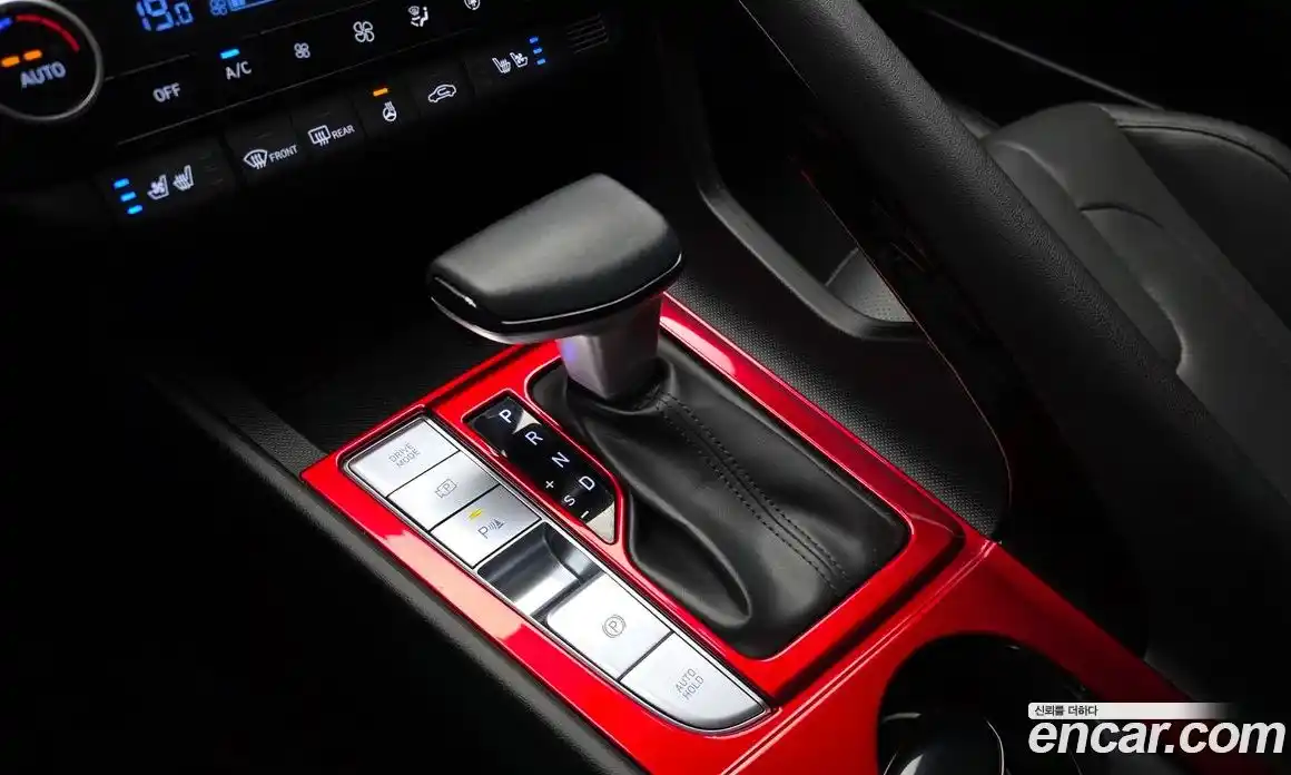 Hyundai Avante 2024 1.6 автомат (гидро), фото 12