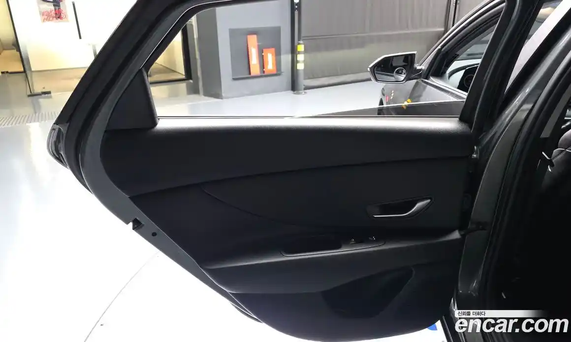 Hyundai Avante 2024 1.6 автомат (гидро), фото 15