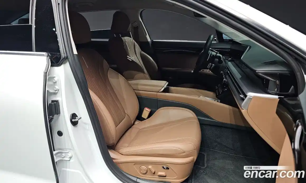 Hyundai Grandeur 2023 2.5 автомат (гидро), фото 18