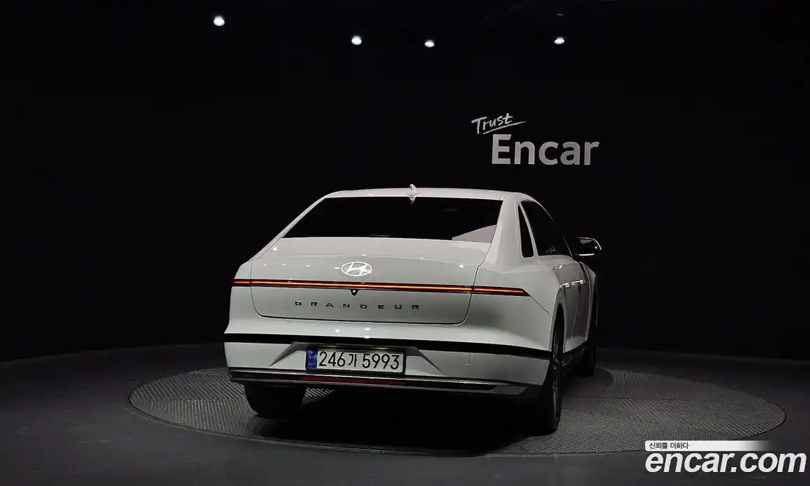 Hyundai Grandeur 2023 2.5 автомат (гидро), фото 4