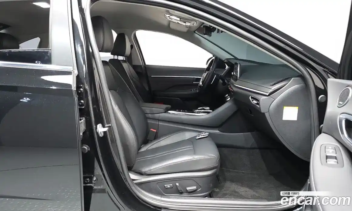 Hyundai Sonata 2022 2.0 автомат (гидро), фото 15