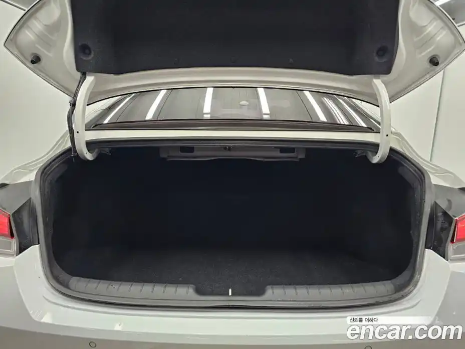 Hyundai Avante 2021 1.6 автомат (гидро), фото 18