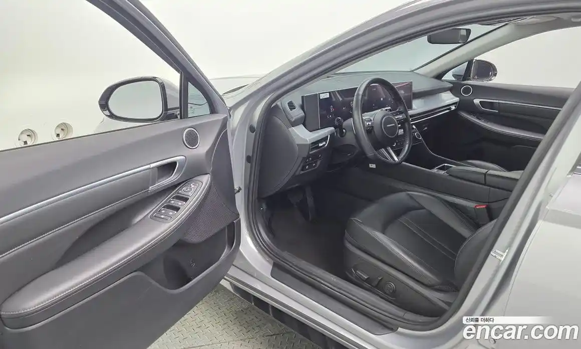 Hyundai Sonata 2024 2.0 автомат (гидро), фото 13