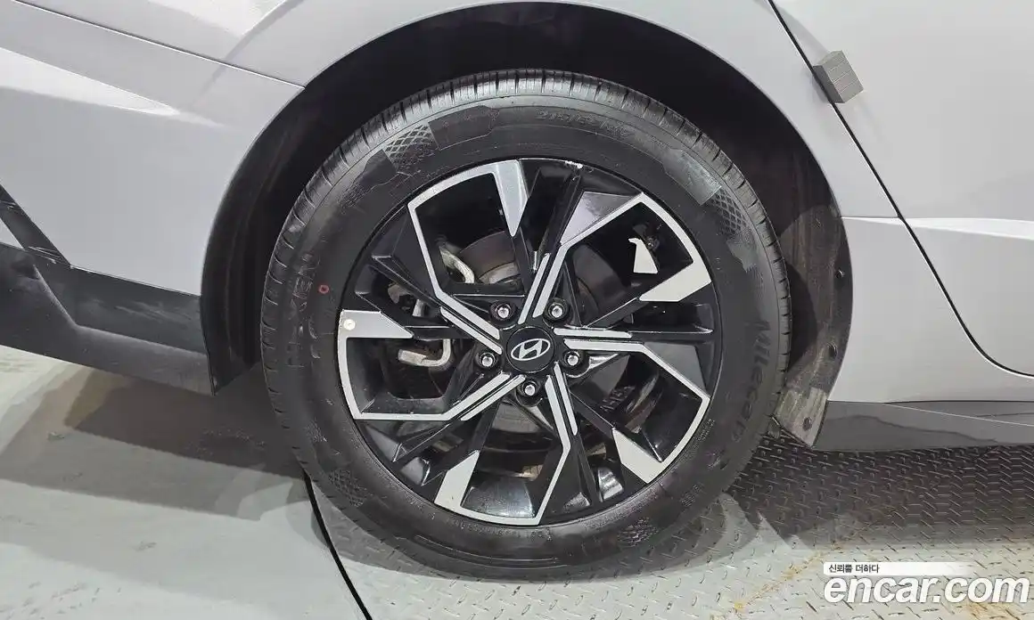 Hyundai Sonata 2024 2.0 автомат (гидро), фото 5