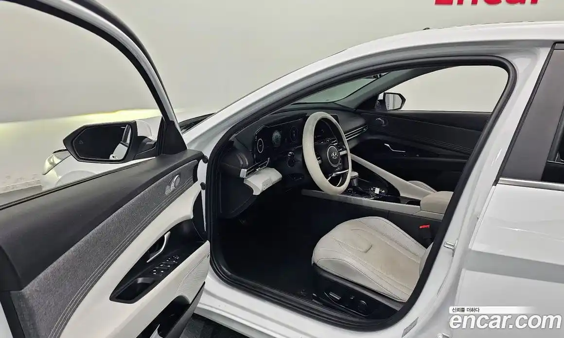 Hyundai Avante 2021 1.6 автомат (гидро), фото 13