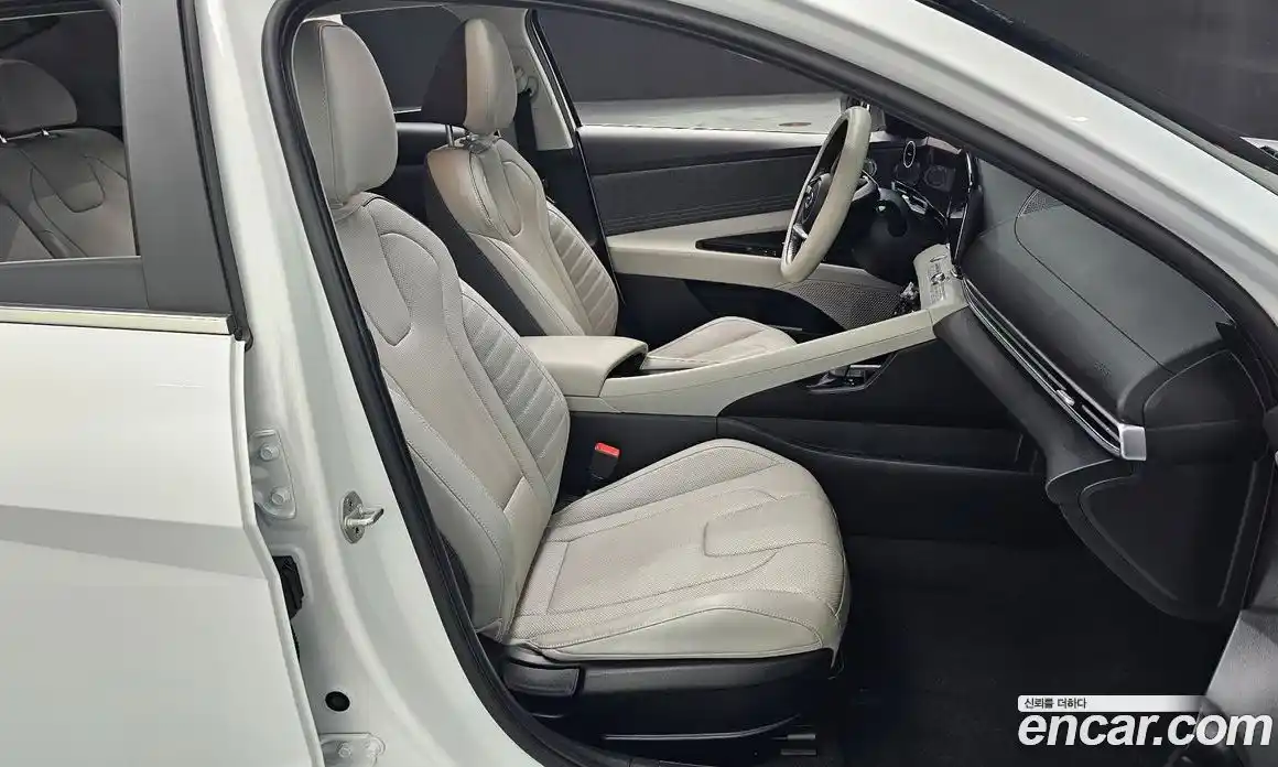 Hyundai Avante 2021 1.6 автомат (гидро), фото 16