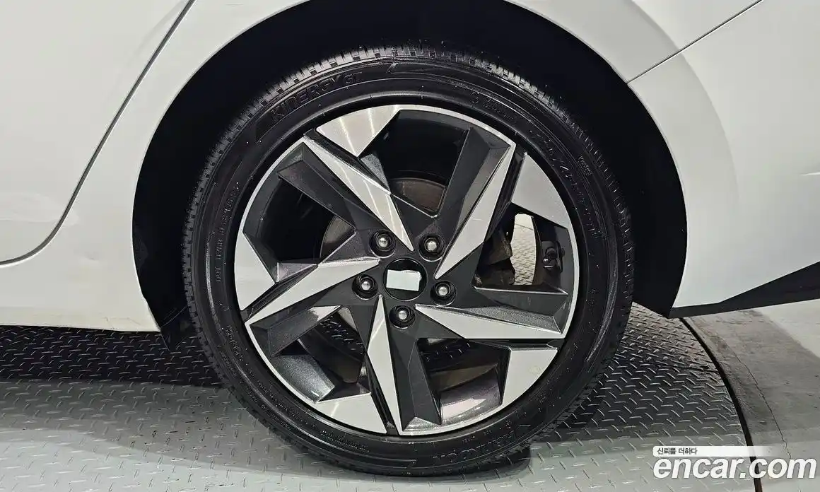 Hyundai Avante 2021 1.6 автомат (гидро), фото 7