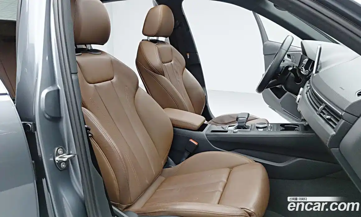 Audi A4 2019 2.0 автомат (гидро), фото 12