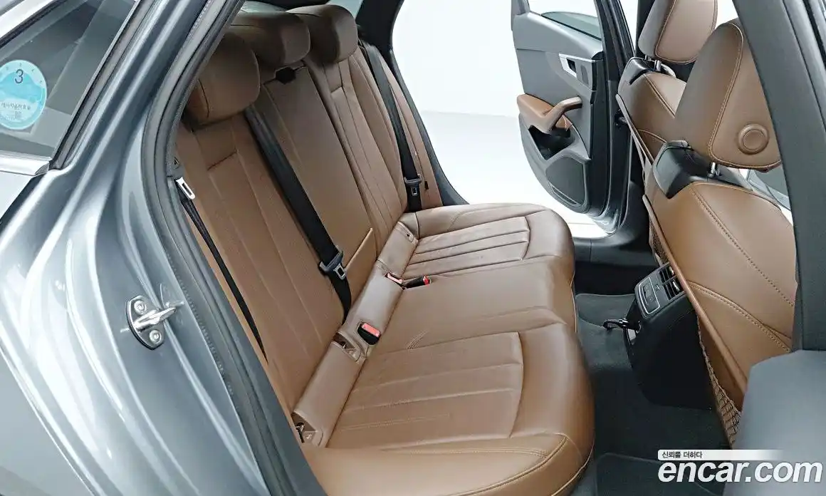Audi A4 2019 2.0 автомат (гидро), фото 13
