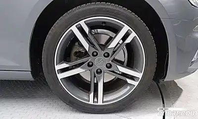 Audi A4 2019 2.0 автомат (гидро), миниатюра 7