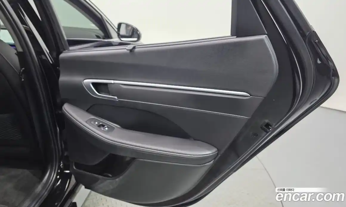 Hyundai Sonata 2023 2.0 автомат (гидро), фото 15