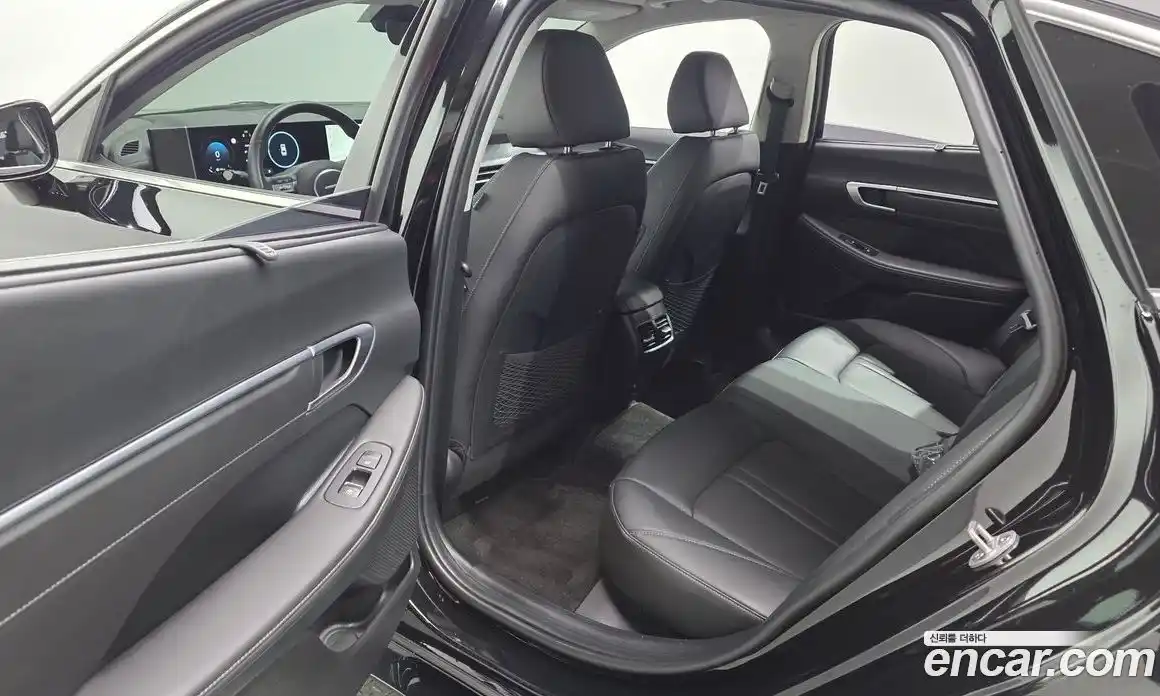Hyundai Sonata 2023 2.0 автомат (гидро), фото 18