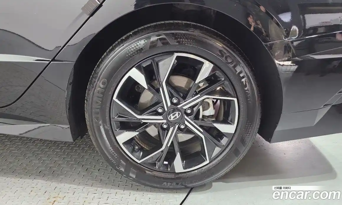 Hyundai Sonata 2023 2.0 автомат (гидро), фото 7