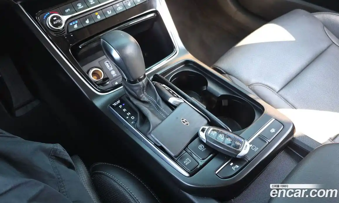 Hyundai Grandeur 2019 2.4 автомат (гидро), фото 12