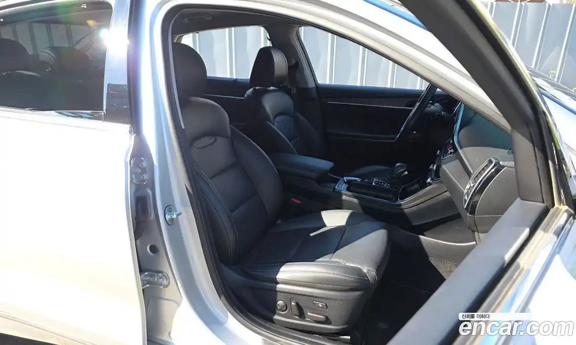 Hyundai Grandeur 2019 2.4 автомат (гидро), фото 16