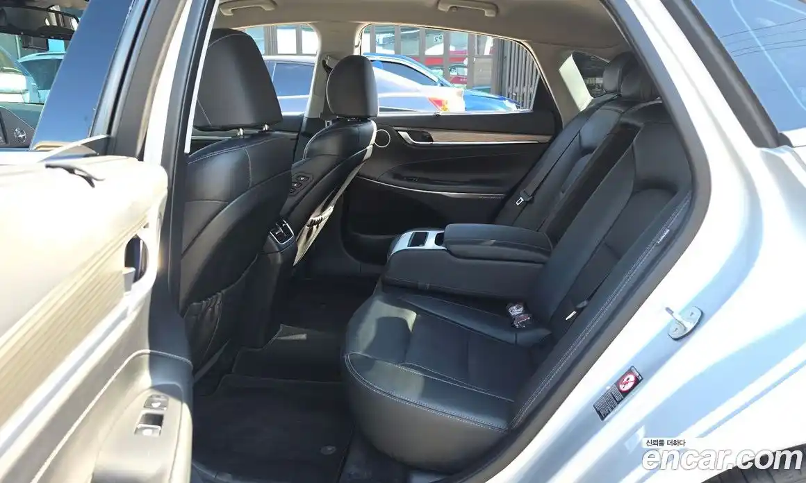Hyundai Grandeur 2019 2.4 автомат (гидро), фото 17