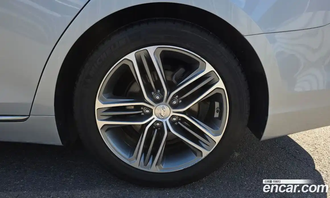 Hyundai Grandeur 2019 2.4 автомат (гидро), фото 7