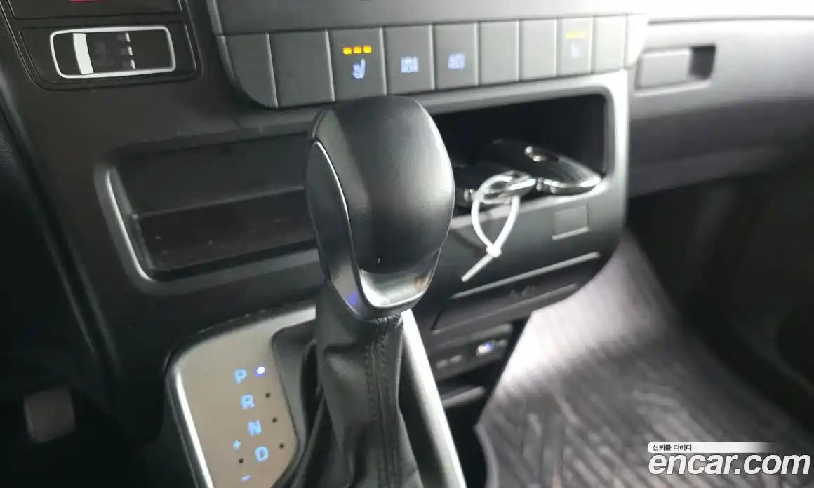 Hyundai Staria 2021 2.2 автомат (гидро), фото 12