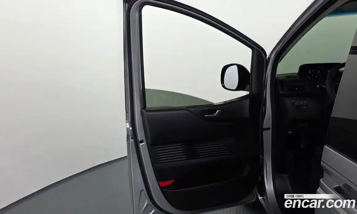 Hyundai Staria 2021 2.2 автомат (гидро), фото 14