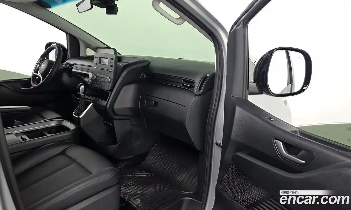 Hyundai Staria 2021 2.2 автомат (гидро), фото 16