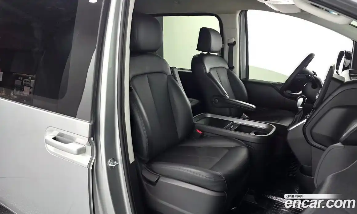 Hyundai Staria 2021 2.2 автомат (гидро), фото 18