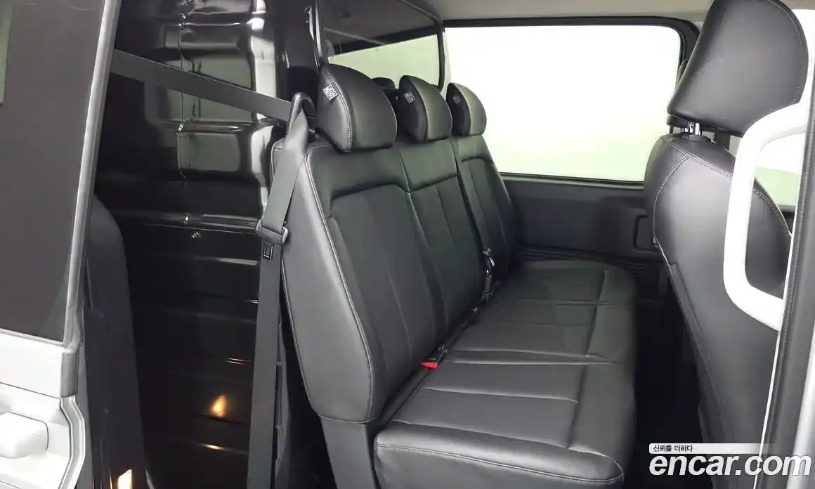 Hyundai Staria 2021 2.2 автомат (гидро), фото 19