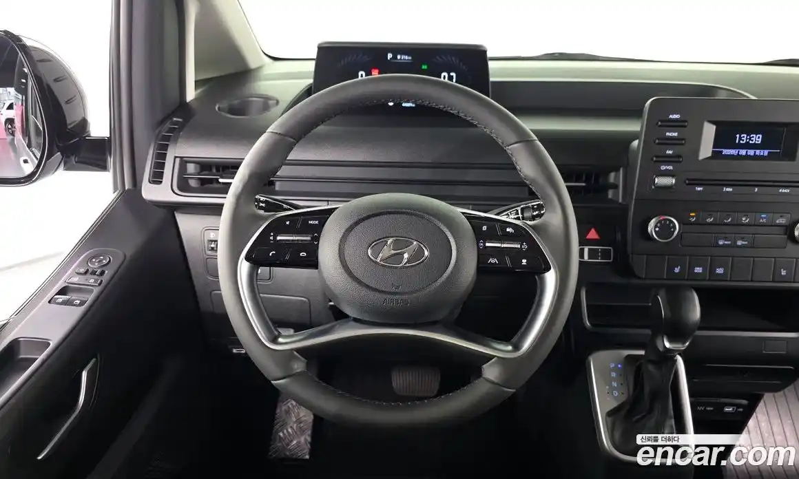 Hyundai Staria 2021 2.2 автомат (гидро), фото 20
