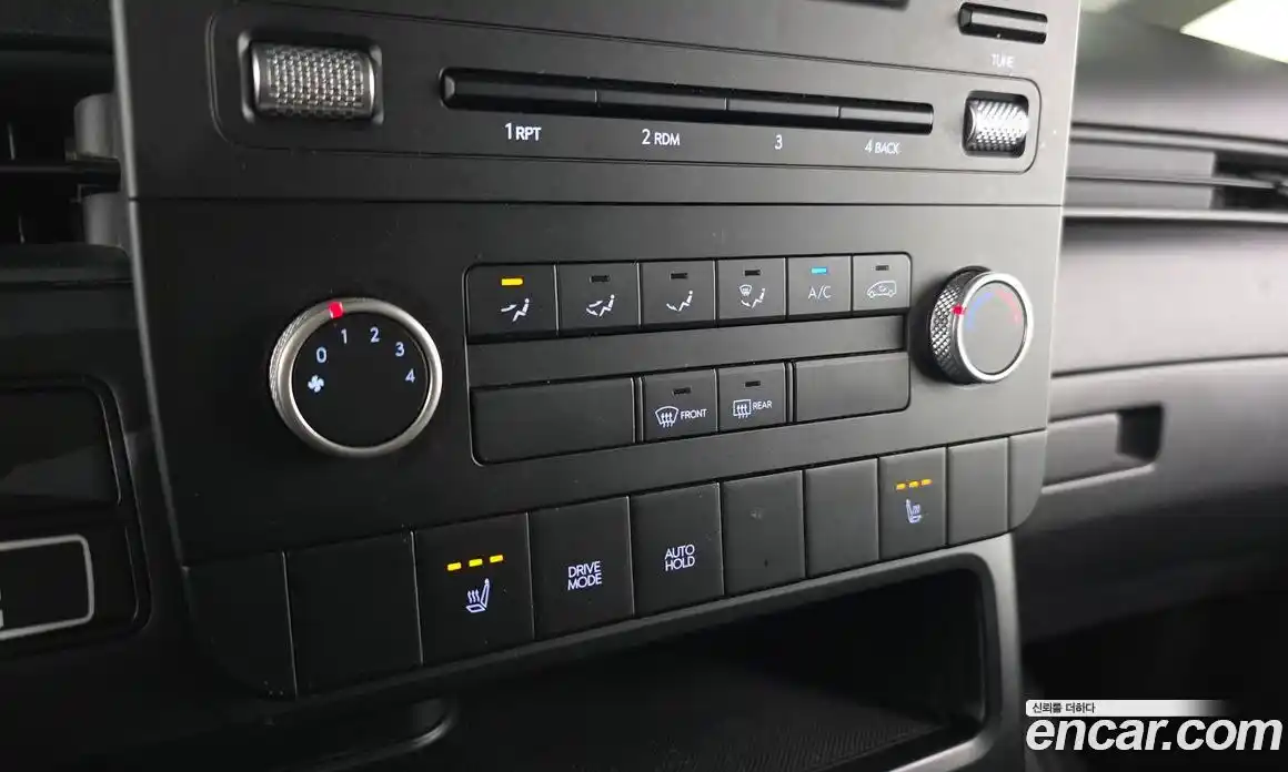 Hyundai Staria 2021 2.2 автомат (гидро), фото 22