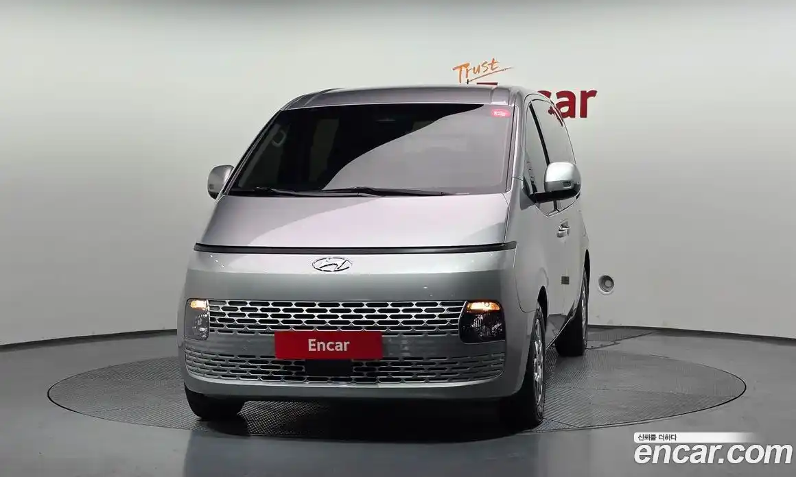 Hyundai Staria 2021 2.2 автомат (гидро), фото 3