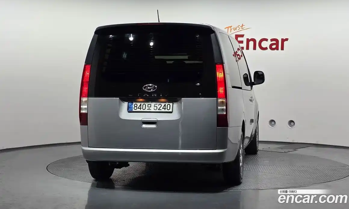 Hyundai Staria 2021 2.2 автомат (гидро), фото 4