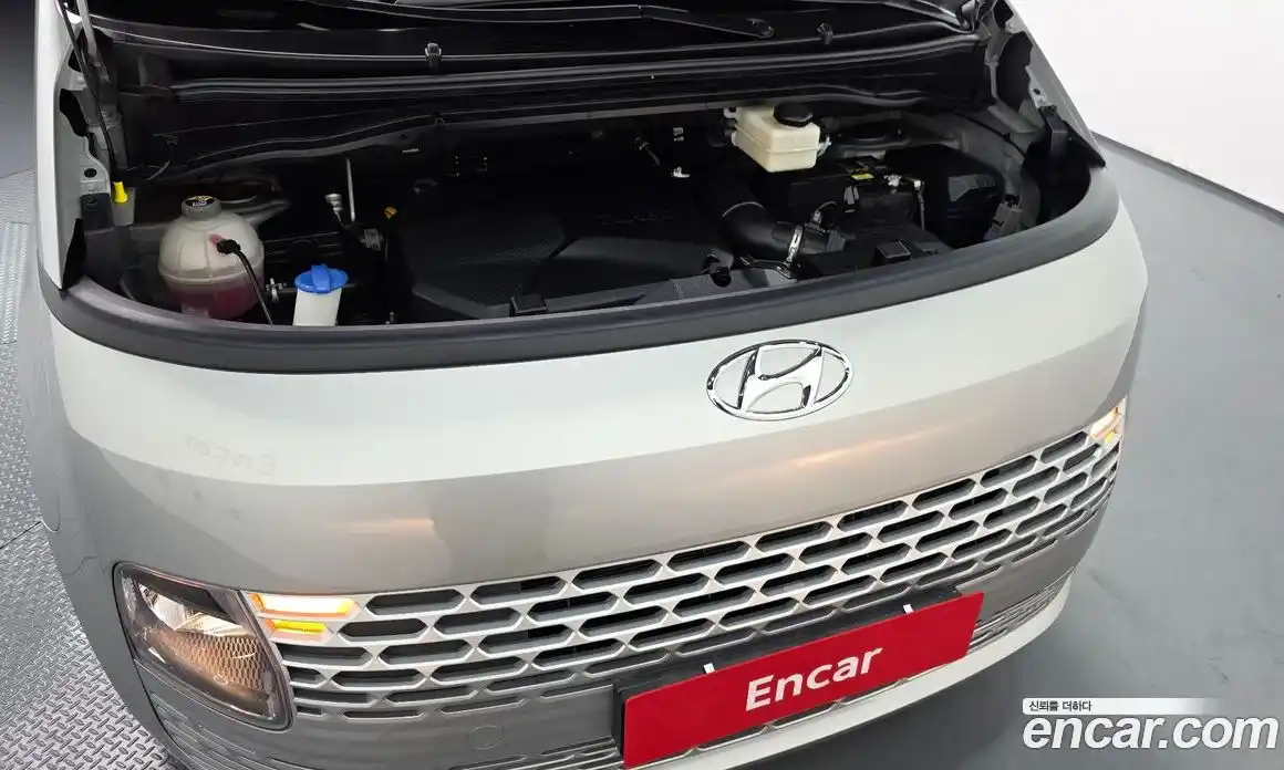 Hyundai Staria 2021 2.2 автомат (гидро), фото 6