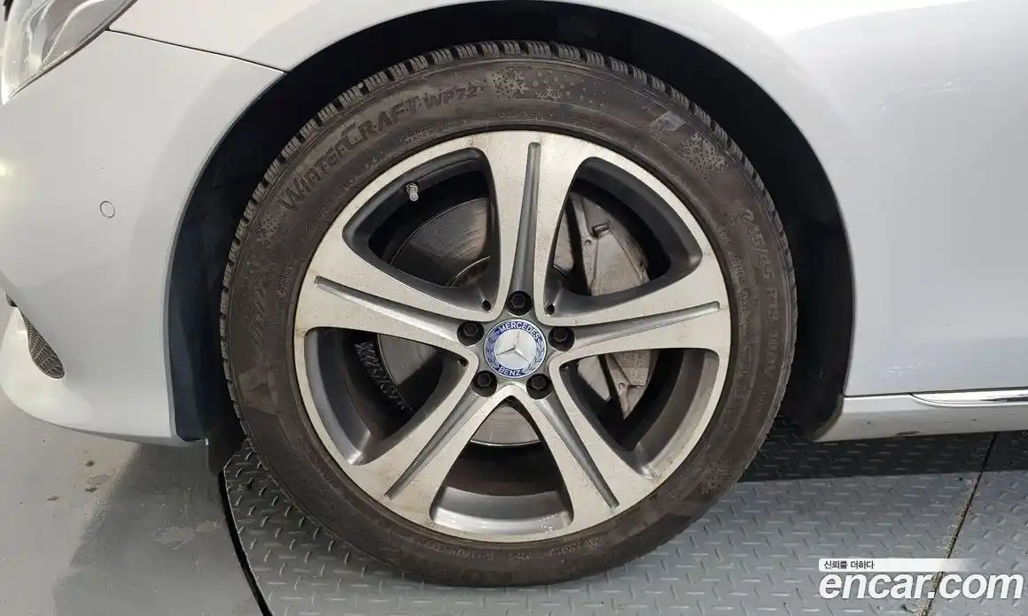 Mercedes-Benz E-Class 2016 2.0 автомат (гидро), фото 5