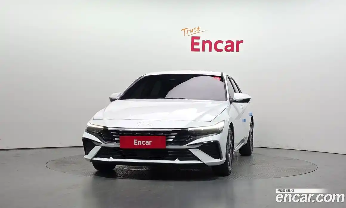 Hyundai Avante 2023 1.6 автомат (гидро), фото 3