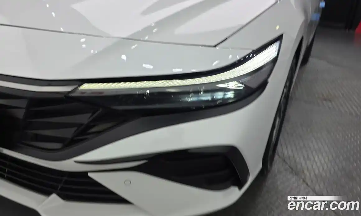 Hyundai Avante 2023 1.6 автомат (гидро), фото 8