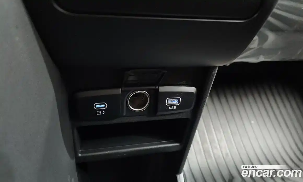 Hyundai Staria 2025 2.2 автомат (гидро), фото 18