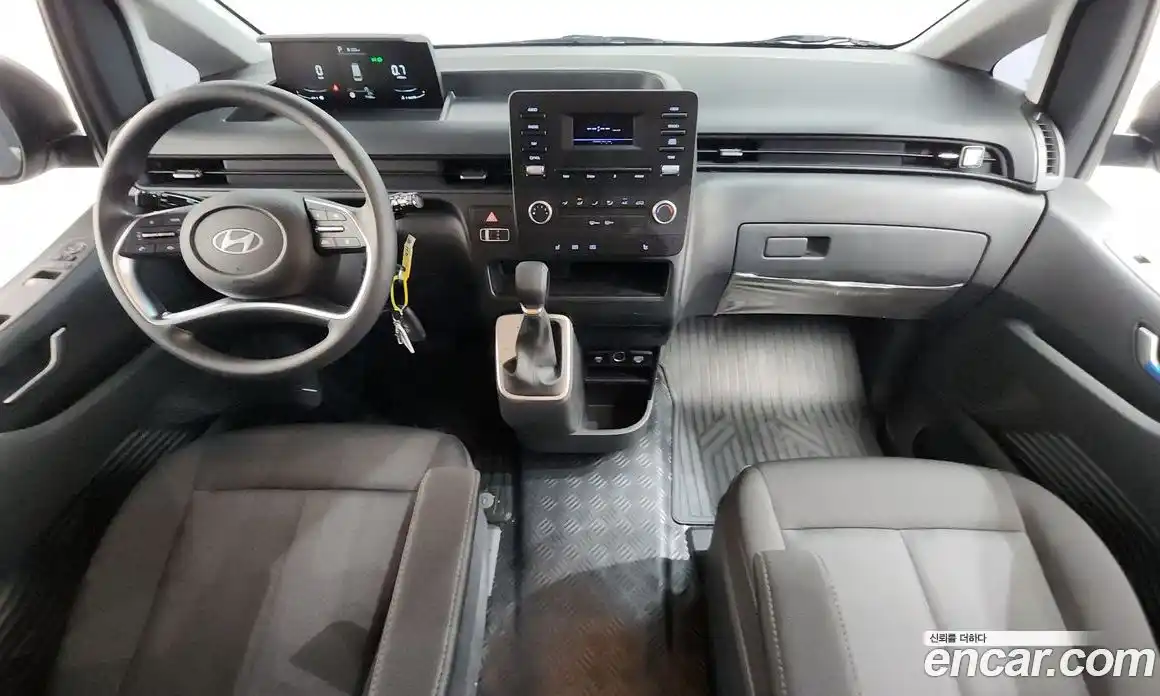 Hyundai Staria 2025 2.2 автомат (гидро), фото 10