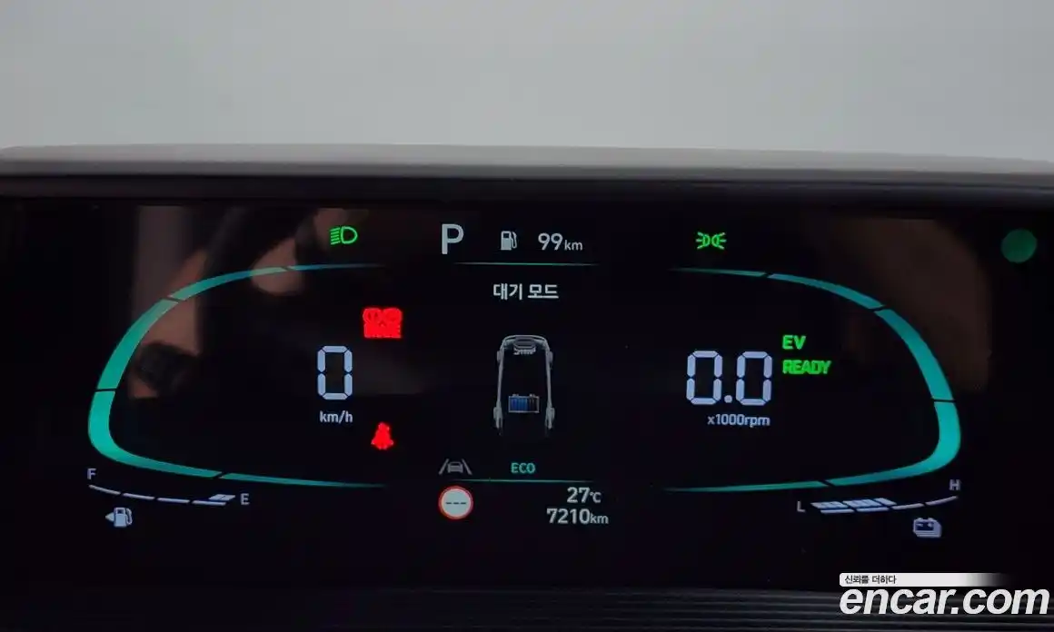Hyundai Staria 2025 1.6 автомат (гидро), фото 11