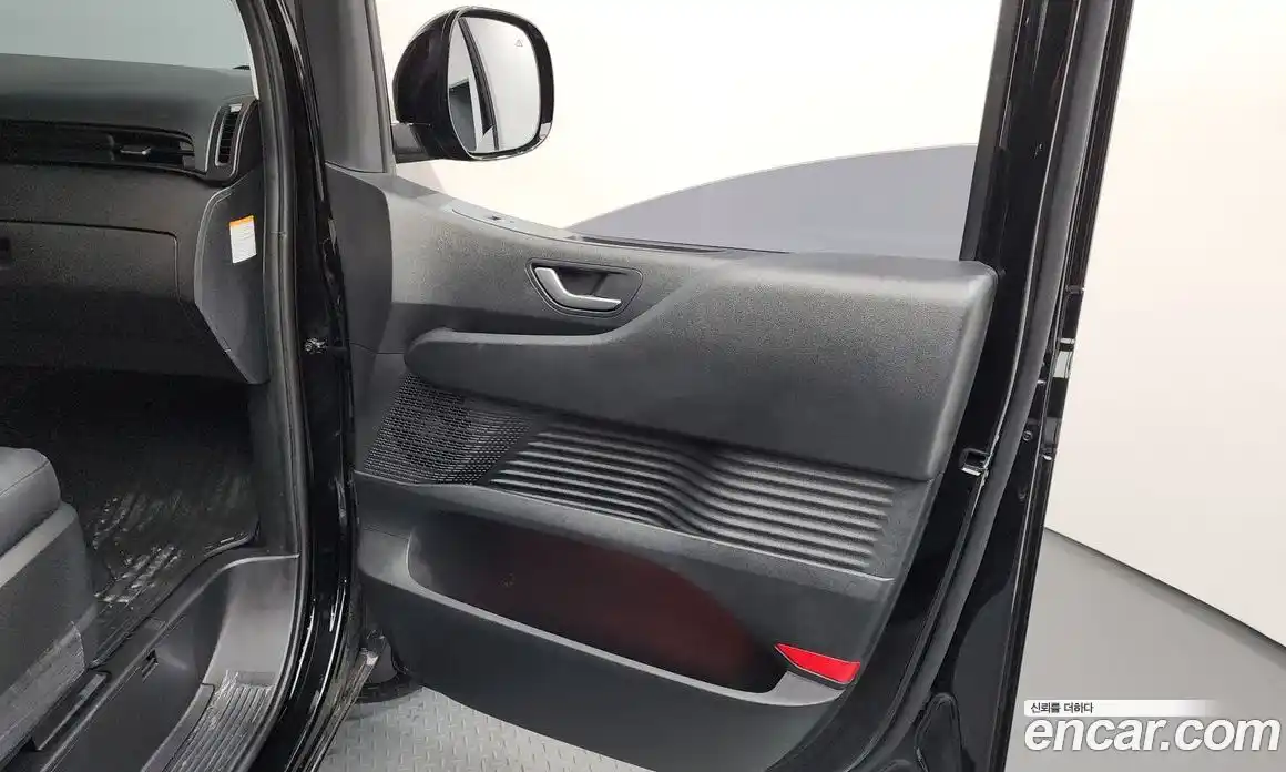 Hyundai Staria 2025 1.6 автомат (гидро), фото 14
