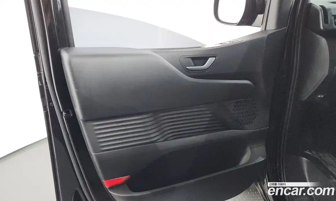 Hyundai Staria 2025 1.6 автомат (гидро), фото 15