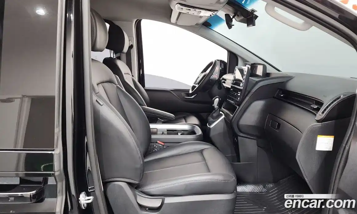 Hyundai Staria 2025 1.6 автомат (гидро), фото 16