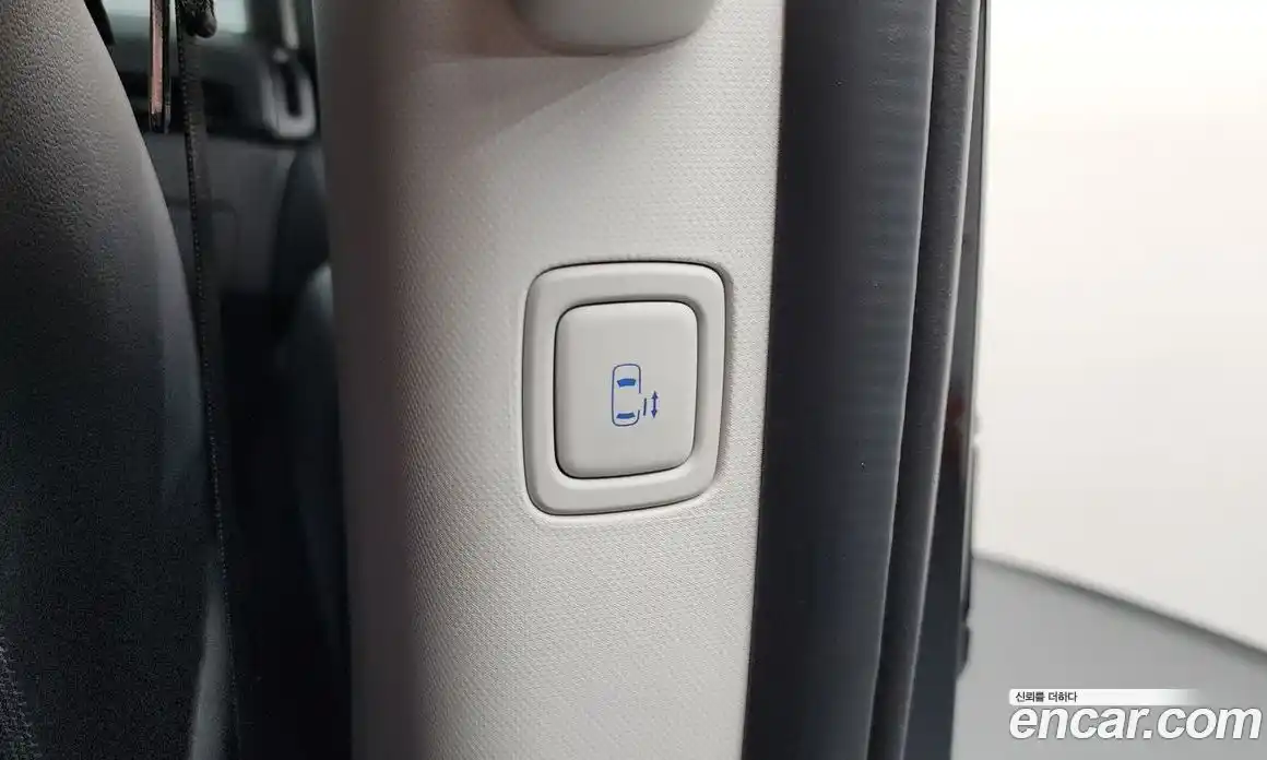 Hyundai Staria 2025 1.6 автомат (гидро), фото 31
