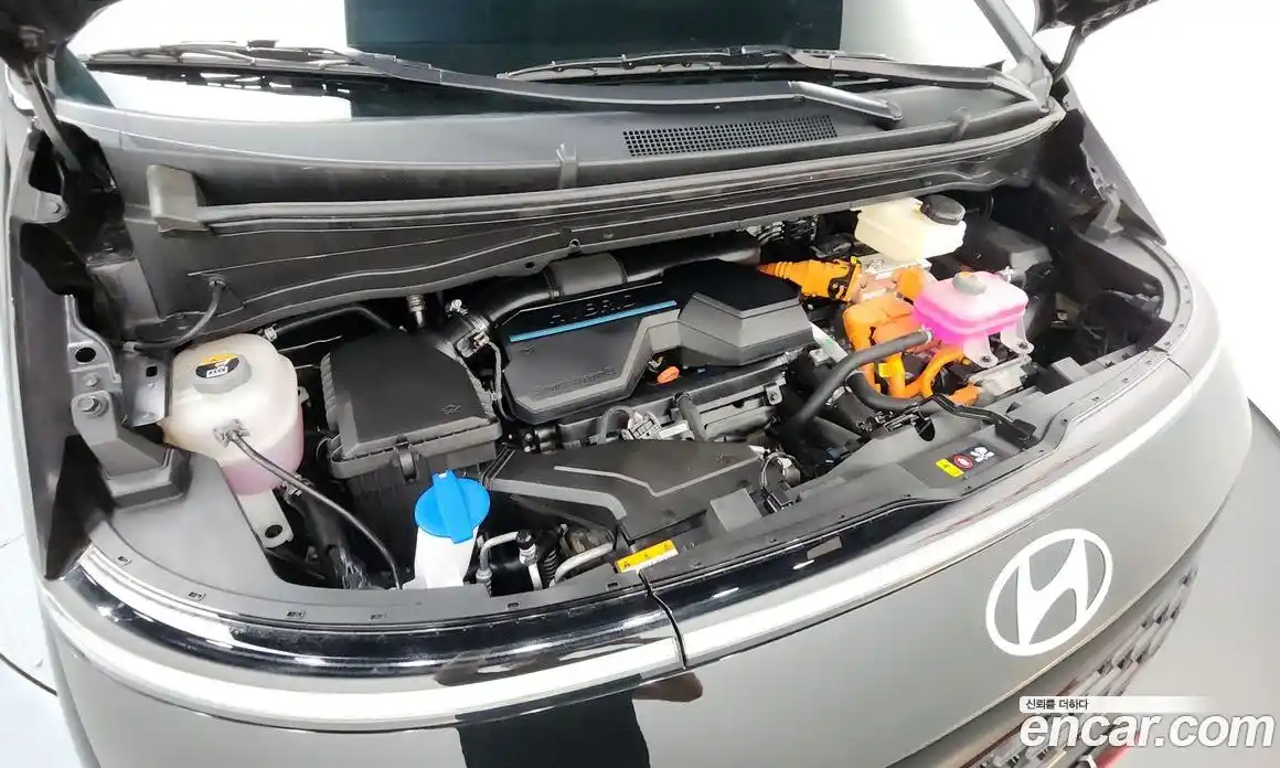 Hyundai Staria 2025 1.6 автомат (гидро), фото 6