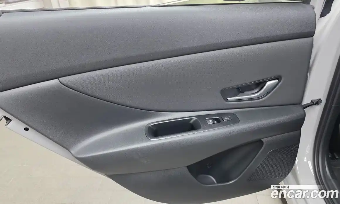 Hyundai Avante 2023 1.6 автомат (гидро), фото 15