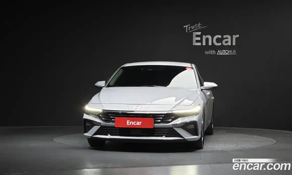 Hyundai Avante 2023 1.6 автомат (гидро), фото 3
