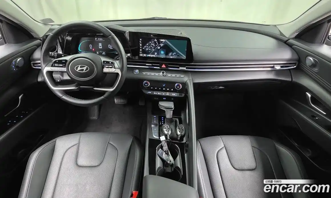 Hyundai Avante 2023 1.6 автомат (гидро), фото 10
