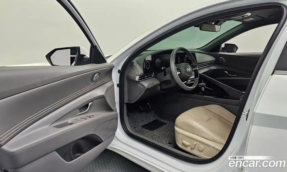 Hyundai Avante 2024 1.6 автомат (гидро), фото 13