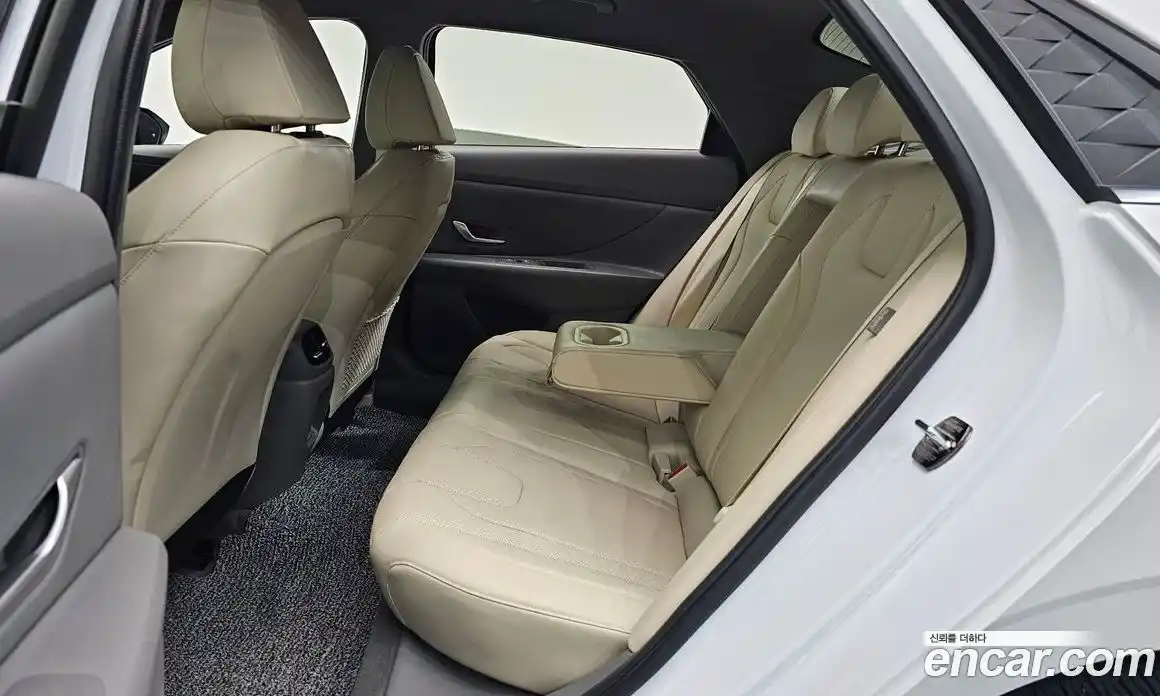 Hyundai Avante 2024 1.6 автомат (гидро), фото 18